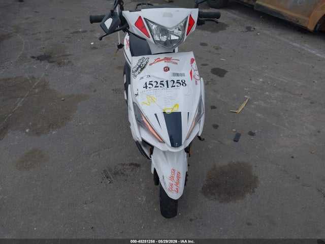 Dongfang Scooter 2025 LXDTCLNN2S1060028 Image 5