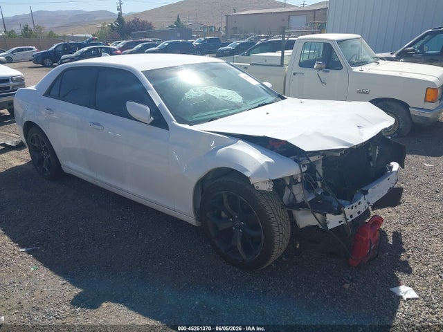 45251370 :رقم المزاد ، 2C3CCABG9MH626317 vin ، 2021 Chrysler 300 300s مزاد بيع