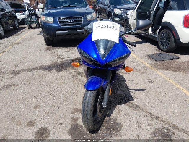 45251434 :رقم المزاد ، JYARJ06E54A011692 vin ، 2004 Yamaha Yzfr6 L مزاد بيع
