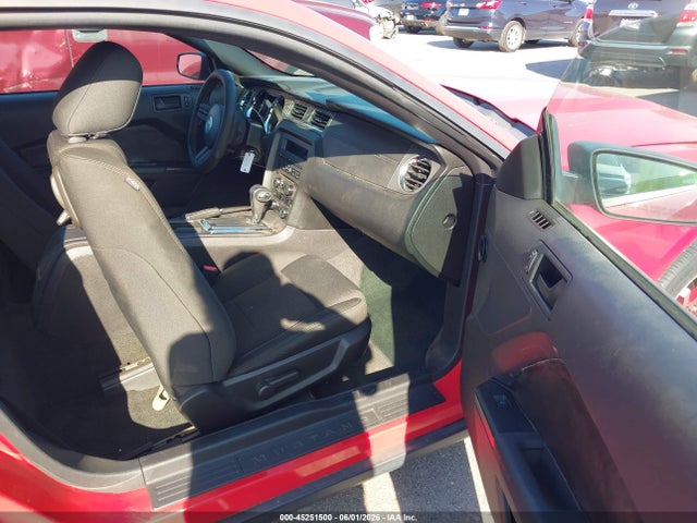 45251500 :رقم المزاد ، 1ZVBP8AN5A5170627 vin ، 2010 Ford Mustang V6/v6 Premium مزاد بيع