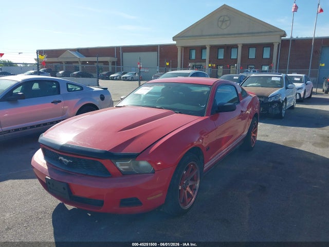 45251500 :رقم المزاد ، 1ZVBP8AN5A5170627 vin ، 2010 Ford Mustang V6/v6 Premium مزاد بيع