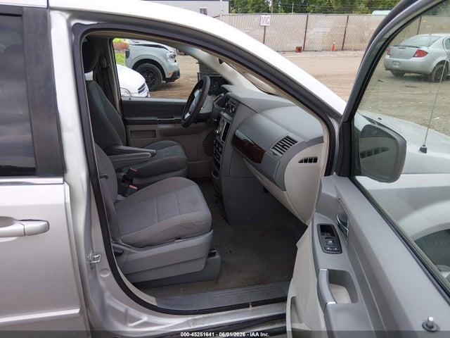 Продажа на аукционе авто 2010 Chrysler Town & Country Lx, vin: 2A4RR4DE9AR103056, номер лота: 45251641