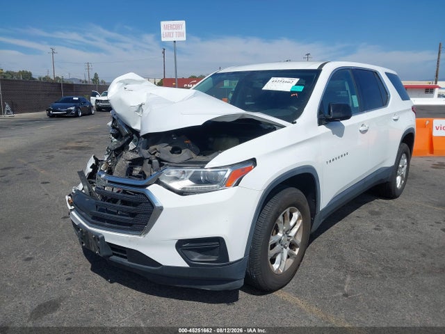 Chevrolet Traverse Ls 2018 1GNERFKW5JJ185200 Image 2