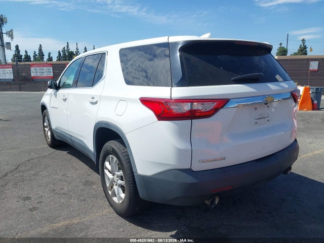 Chevrolet Traverse Ls 2018 1GNERFKW5JJ185200 Image 3