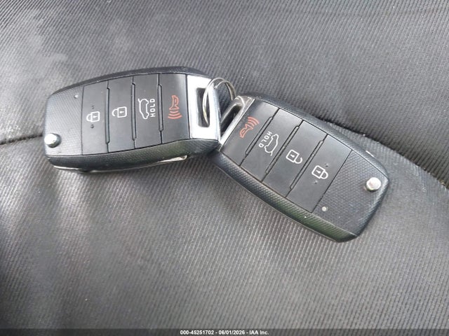 KIA SOUL + 2016 KNDJP3A56G7400996 Image 11