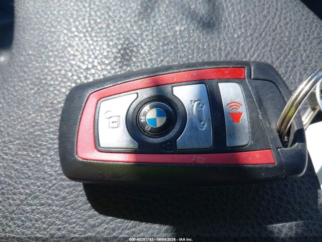 2018 Bmw 330i Xdrive მანქანა იყიდება აუქციონზე, vin: WBA8D9C52JEM33016, აუქციონის ნომერი: 45251743