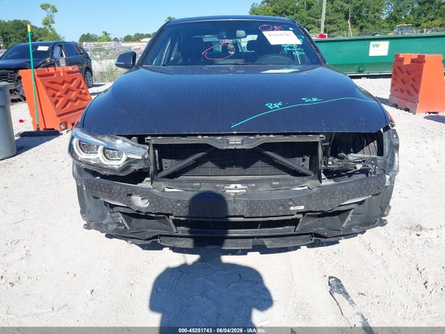 2018 Bmw 330i Xdrive მანქანა იყიდება აუქციონზე, vin: WBA8D9C52JEM33016, აუქციონის ნომერი: 45251743