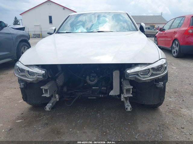 45251795 :رقم المزاد ، WBA8D9C52JEM34845 vin ، 2018 Bmw 330i Xdrive مزاد بيع