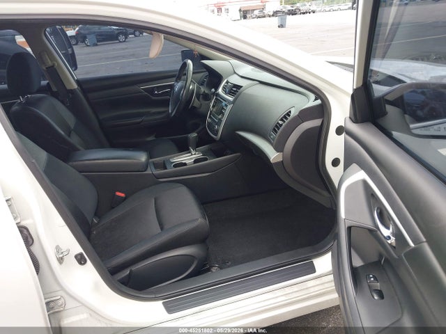 Продажа на аукционе авто 2016 Nissan Altima 2.5 Sr, vin: 1N4AL3AP2GC263047, номер лота: 45251802