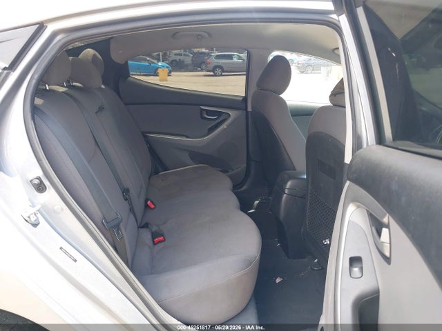 5NPDH4AE9GH709017 Hyundai ELANTRA SE