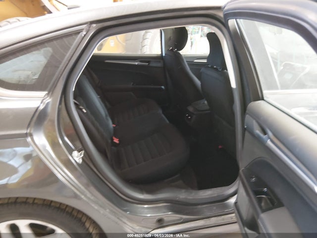 45251829 :رقم المزاد ، 1FA6P0H73F5118827 vin ، 2015 Ford Fusion Se مزاد بيع