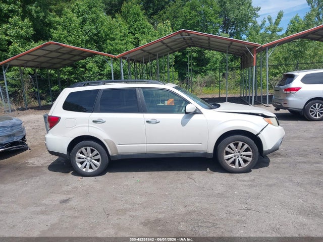 45251842 :رقم المزاد ، JF2SHADCXDH403018 vin ، 2013 Subaru Forester 2.5x Premium مزاد بيع