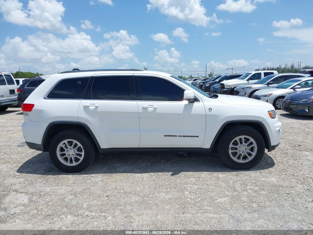 1C4RJFAG1KC836999 Jeep Grand Cherokee Laredo E 4x4