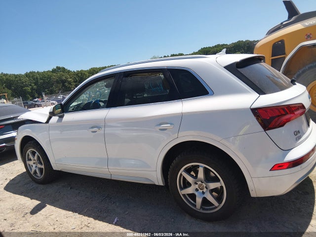 45251962 :رقم المزاد ، WA1CNAFY1J2087828 vin ، 2018 Audi Q5 2.0t Premium/2.0t Tech Premium مزاد بيع