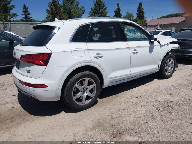 45251962 :رقم المزاد ، WA1CNAFY1J2087828 vin ، 2018 Audi Q5 2.0t Premium/2.0t Tech Premium مزاد بيع