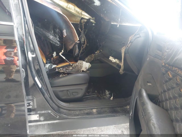 2024 Mitsubishi Outlander Sel 2.5 S-awc მანქანა იყიდება აუქციონზე, vin: JA4J4WA88RZ028101, აუქციონის ნომერი: 45252009