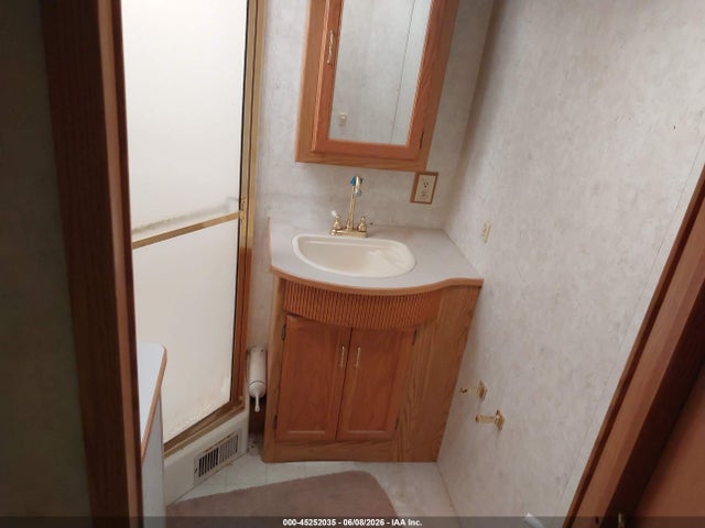 Продажа на аукционе авто 2002 Workhorse Custom Chassis Motorhome Chassis W22, vin: 5B4MP67G823349160, номер лота: 45252035