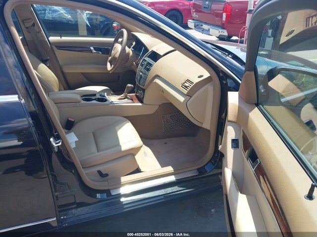 2008 Mercedes-benz C 300 Luxury 4matic/sport 4matic მანქანა იყიდება აუქციონზე, vin: WDDGF81X18F096565, აუქციონის ნომერი: 45252081
