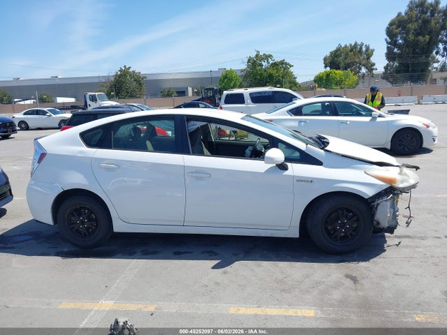 45252097 :رقم المزاد ، JTDKN3DU5D5638018 vin ، 2013 Toyota Prius Two مزاد بيع