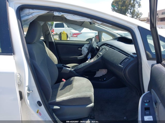 45252097 :رقم المزاد ، JTDKN3DU5D5638018 vin ، 2013 Toyota Prius Two مزاد بيع