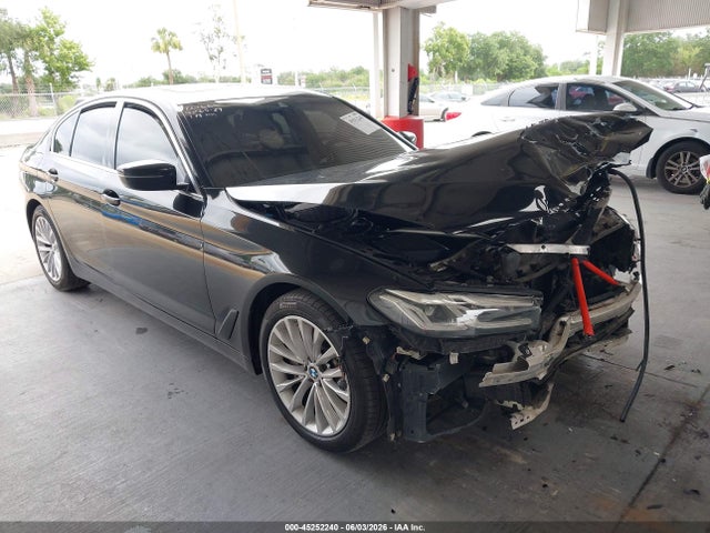 45252240 :رقم المزاد ، WBA53BH02MWW97250 vin ، 2021 Bmw 530i مزاد بيع