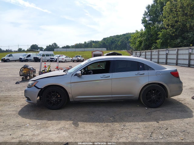 Auction sale of the 2014 Chrysler 200 Lx, vin: 1C3CCBAB3EN204564, lot number: 45252264