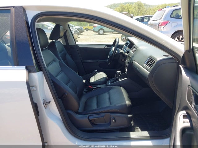 2014 Volkswagen Jetta 1.8t Se მანქანა იყიდება აუქციონზე, vin: 3VWD17AJ2EM322168, აუქციონის ნომერი: 45252265