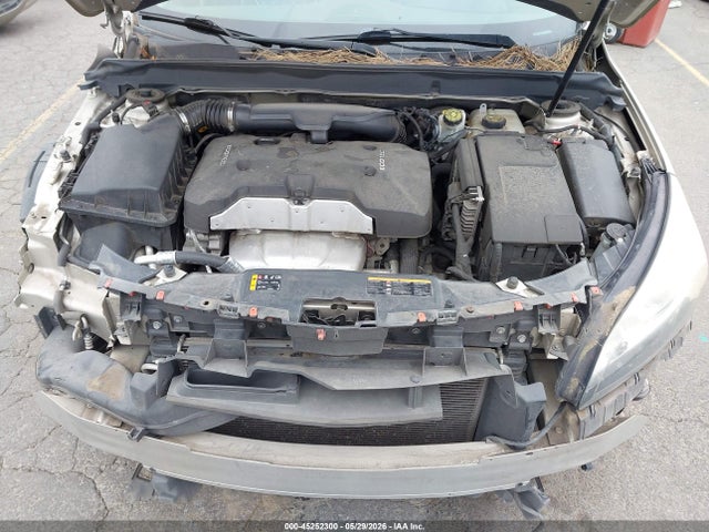 1G11E5SL9EF303026 Chevrolet MALIBU 2LT
