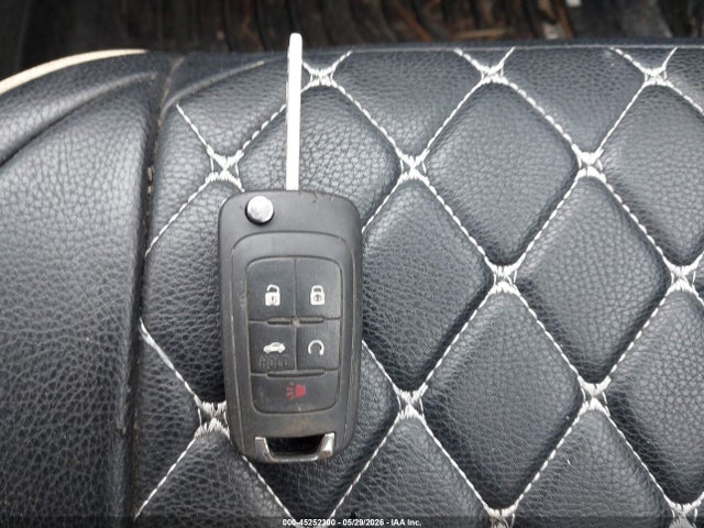 1G11E5SL9EF303026 Chevrolet MALIBU 2LT
