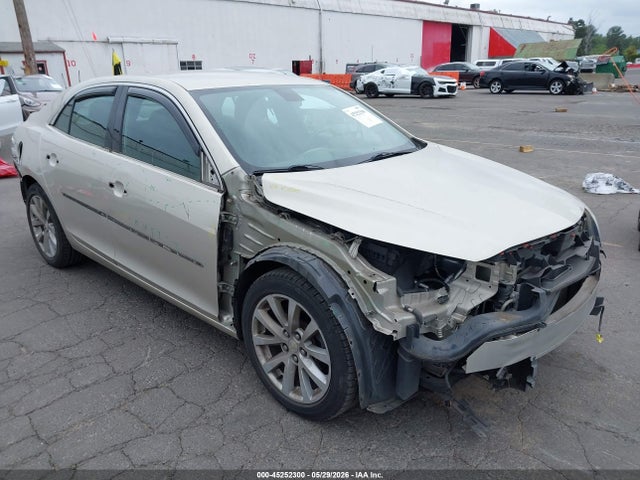 1G11E5SL9EF303026 Chevrolet MALIBU 2LT