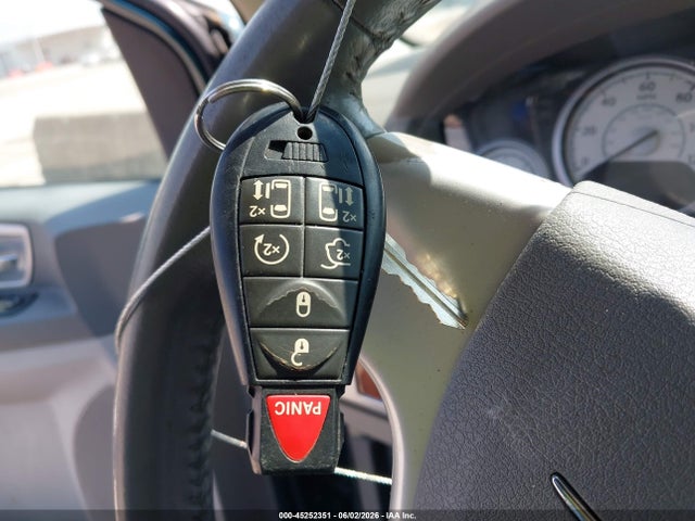 45252351 :رقم المزاد ، 2A8HR54189R578061 vin ، 2009 Chrysler Town & Country Touring مزاد بيع