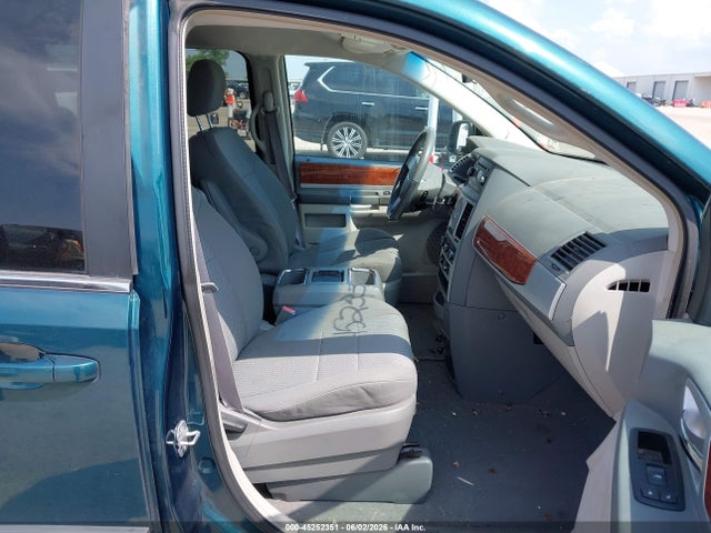 2009 Chrysler Town & Country Touring მანქანა იყიდება აუქციონზე, vin: 2A8HR54189R578061, აუქციონის ნომერი: 45252351