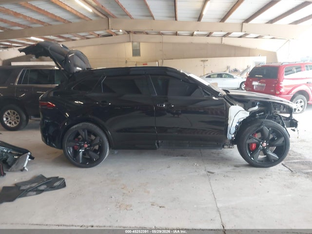 45252391 :رقم المزاد ، SADCZ2EE3NA697768 vin ، 2022 Jaguar F-pace Svr P550 Awd Automatic مزاد بيع
