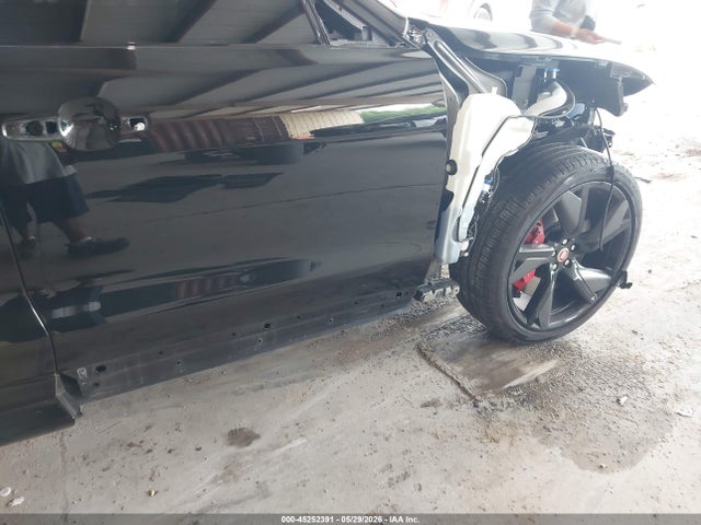 45252391 :رقم المزاد ، SADCZ2EE3NA697768 vin ، 2022 Jaguar F-pace Svr P550 Awd Automatic مزاد بيع