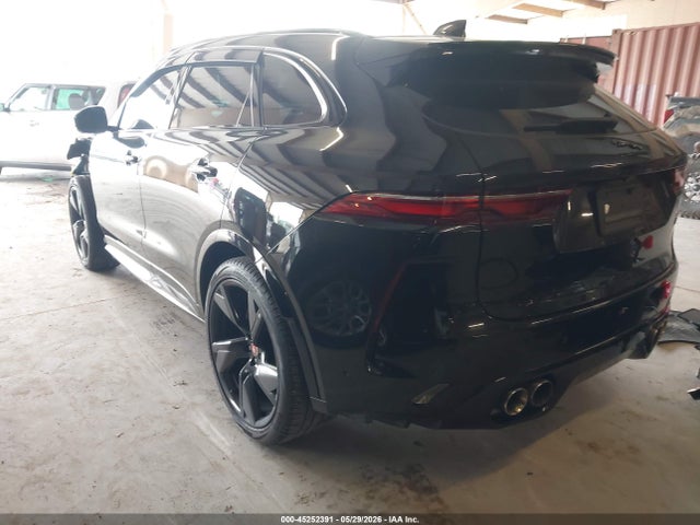45252391 :رقم المزاد ، SADCZ2EE3NA697768 vin ، 2022 Jaguar F-pace Svr P550 Awd Automatic مزاد بيع