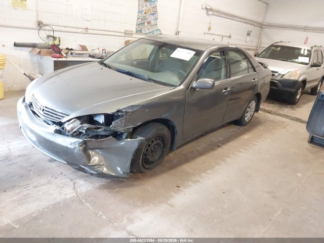 45252394 :رقم المزاد ، 4T1BE32K55U595420 vin ، 2005 Toyota Camry Le مزاد بيع
