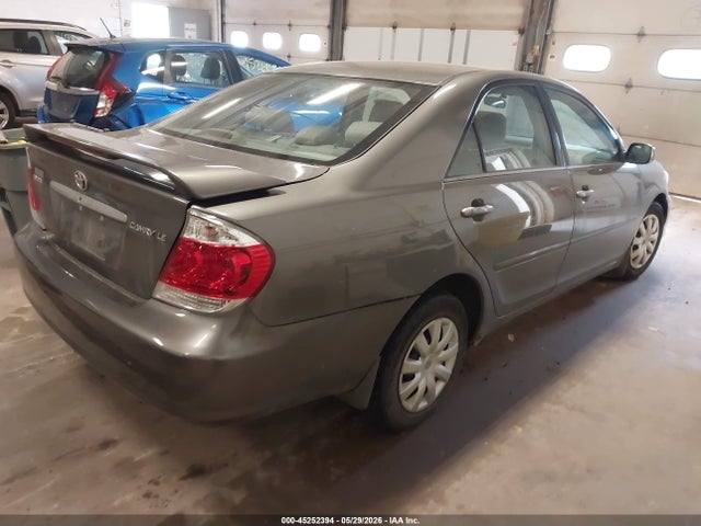 45252394 :رقم المزاد ، 4T1BE32K55U595420 vin ، 2005 Toyota Camry Le مزاد بيع