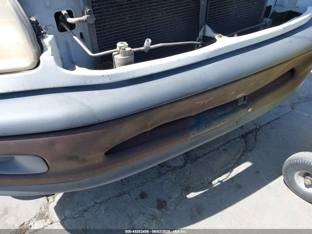 45252406 :رقم المزاد ، 5TBJN3216YS118567 vin ، 2000 Toyota Tundra مزاد بيع
