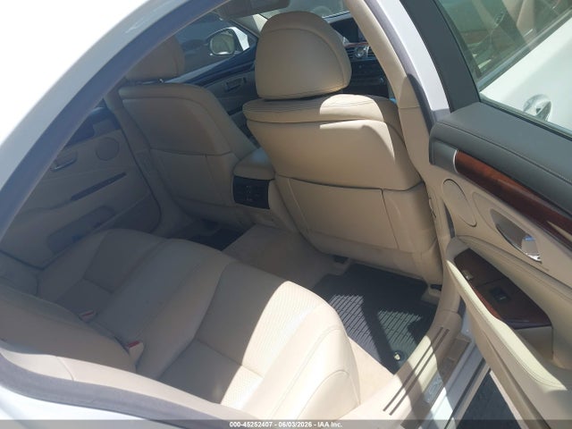 Продаж на аукціоні авто 2015 Lexus Ls 460, vin: JTHCL5EF9F5024810, номер лоту: 45252407