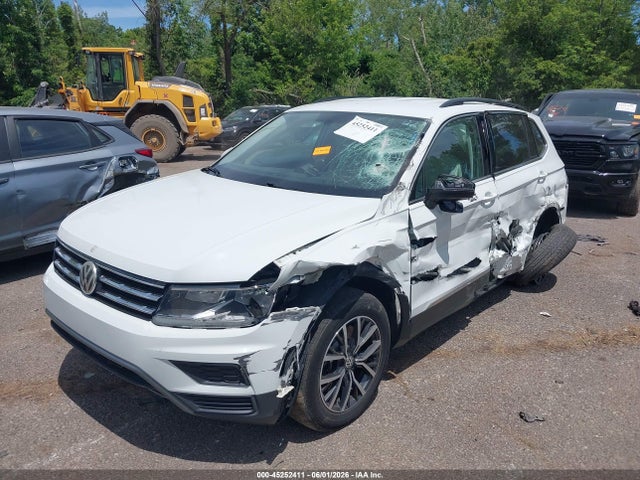 2018 Volkswagen Tiguan 2.0t Se/2.0t Sel მანქანა იყიდება აუქციონზე, vin: 3VV3B7AX6JM215216, აუქციონის ნომერი: 45252411