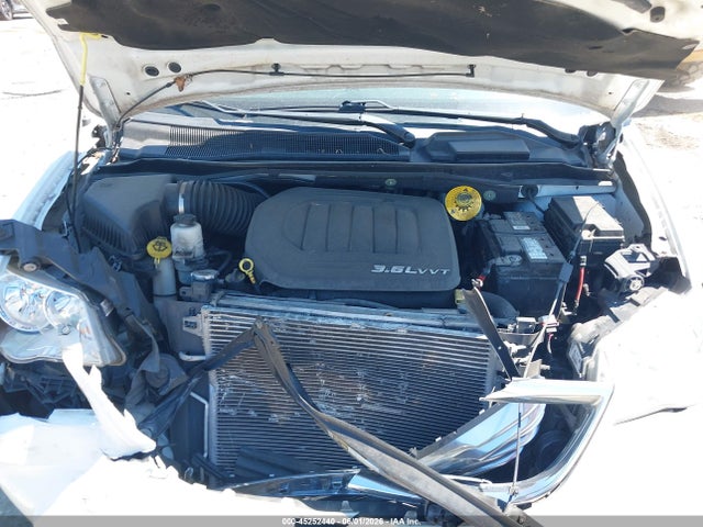 45252440 :رقم المزاد ، 2C4RC1BG0FR695223 vin ، 2015 Chrysler Town & Country Touring مزاد بيع