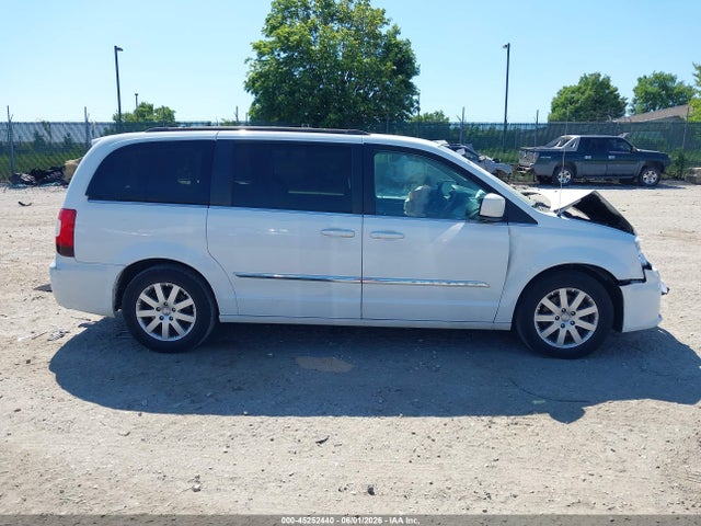 45252440 :رقم المزاد ، 2C4RC1BG0FR695223 vin ، 2015 Chrysler Town & Country Touring مزاد بيع