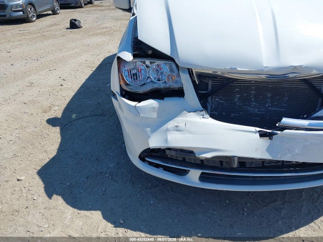 45252440 :رقم المزاد ، 2C4RC1BG0FR695223 vin ، 2015 Chrysler Town & Country Touring مزاد بيع