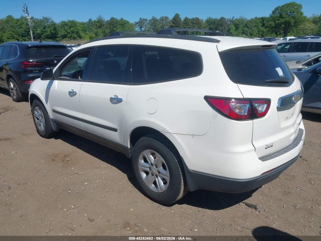 Продаж на аукціоні авто 2015 Chevrolet Traverse Ls, vin: 1GNKRFKD2FJ296246, номер лоту: 45252482