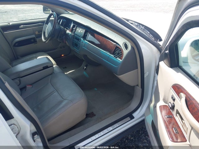 2006 Lincoln Town Car Signature Limited მანქანა იყიდება აუქციონზე, vin: 1LNHM82V56Y625966, აუქციონის ნომერი: 45252496