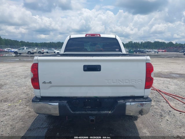 5TFDW5F14JX728717 Toyota Tundra Sr5 5.7l V8