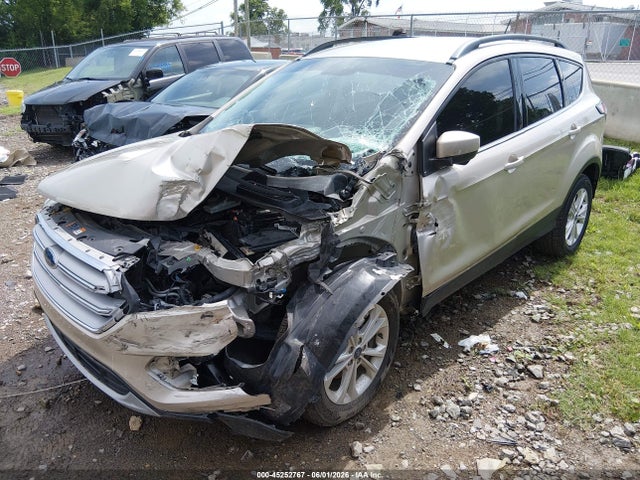 45252767 :رقم المزاد ، 1FMCU0HDXJUB20192 vin ، 2018 Ford Escape Sel مزاد بيع