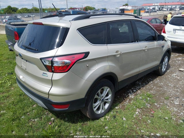 45252767 :رقم المزاد ، 1FMCU0HDXJUB20192 vin ، 2018 Ford Escape Sel مزاد بيع