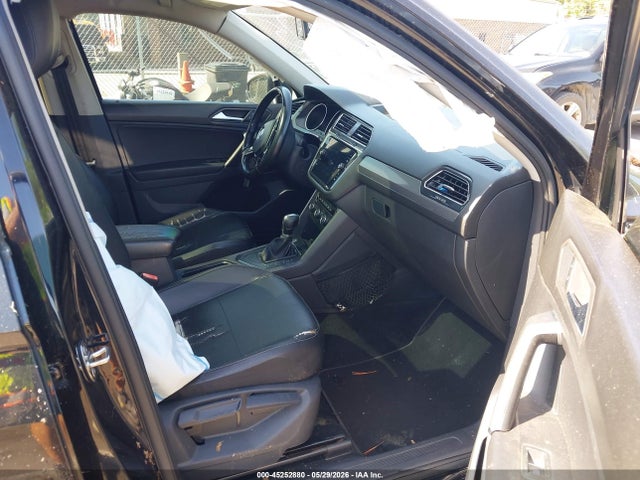 Продаж на аукціоні авто 2019 Volkswagen Tiguan 2.0t Se/2.0t Sel/2.0t Sel R-line/2.0t Sel R-line Black, vin: 3VV3B7AX0KM090327, номер лоту: 45252880