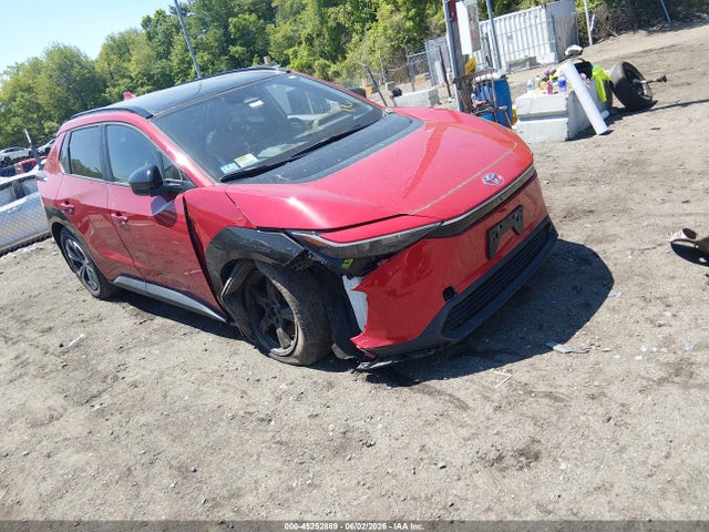 Toyota BZ4X XLE 2025 JTMAAAAA0SA071274 головне зображення